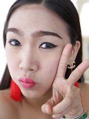 Lovely big-dicked Thai Ladyboy opens ass for tourist after date